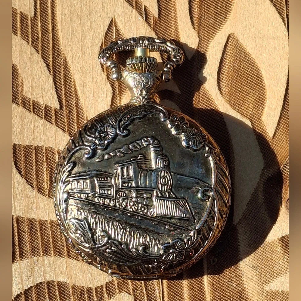 Vintage Geneva Analog Manual Wind Gold Tone Train Antimagnetic Pocket Watch